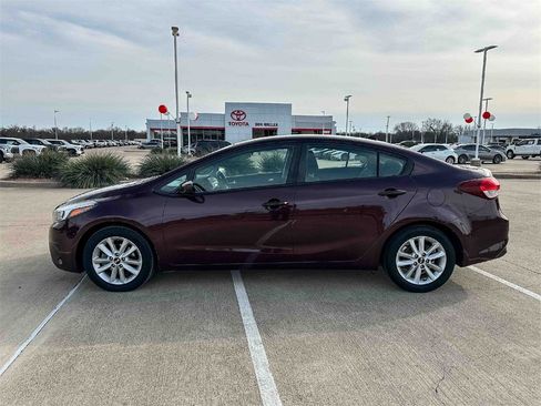 Used 2017 Kia Forte LX w/ LX Popular Package image 6