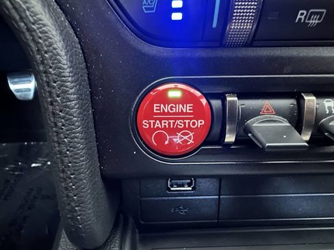 Used 2016 Ford Mustang Shelby GT350 w/ Technology Package image 28