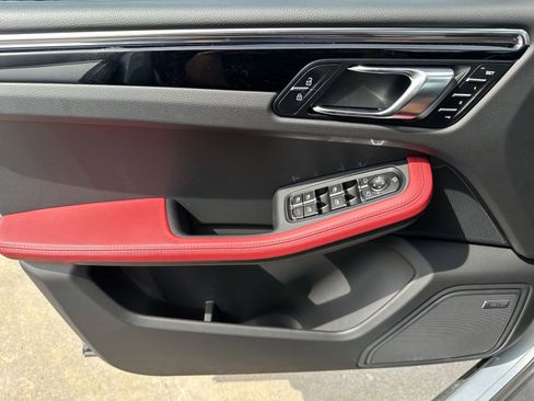 New 2025 Porsche Macan image 20