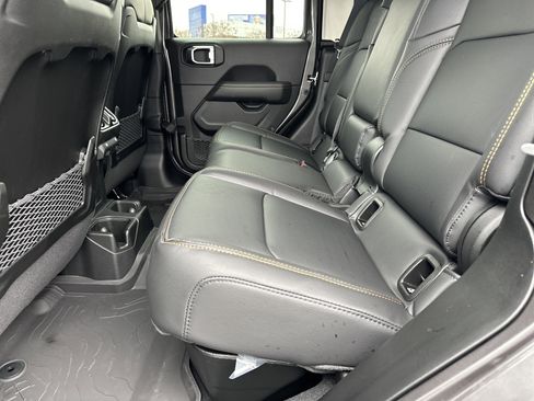 New 2026 Jeep Gladiator Sahara image 6