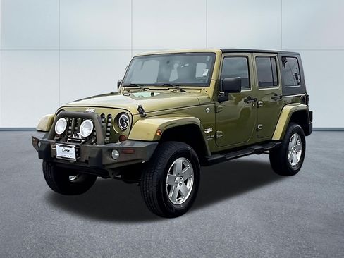 Used 2008 Jeep Wrangler Unlimited Sahara AWD/4WD image 3