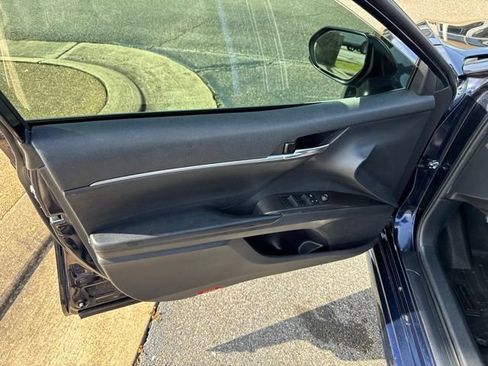 Used 2021 Toyota Camry SE FWD image 13