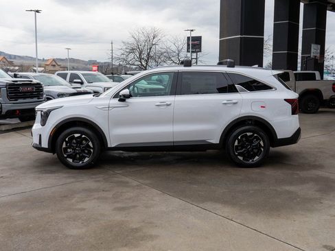 New 2026 Kia Sorento S image 4