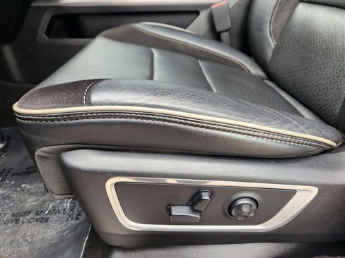 Used 2020 RAM 1500 Laramie w/ Sport Appearance Package image 15