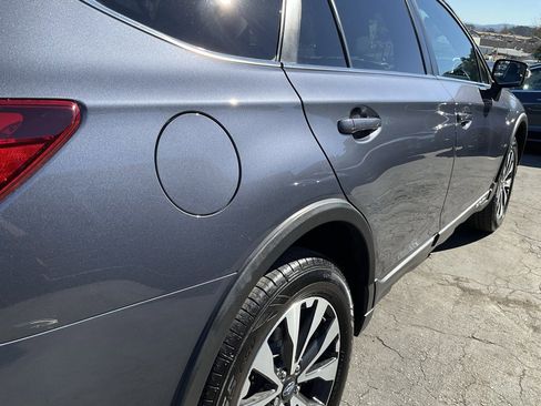 Used 2017 Subaru Outback 2.5i Limited image 76