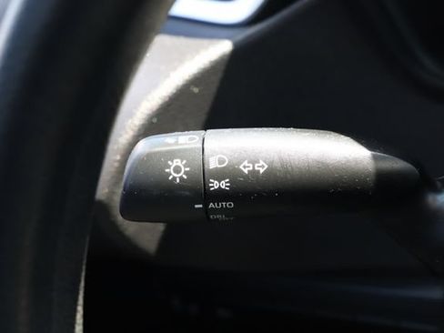 Used 2025 Toyota Corolla LE FWD image 33
