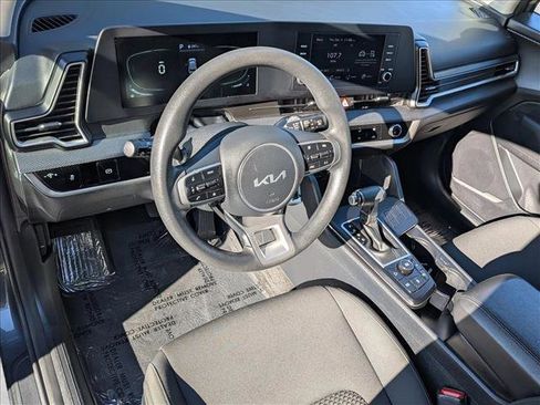 Used 2024 Kia Sportage LX image 11