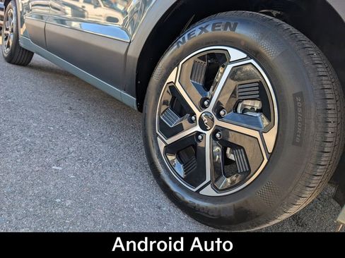 Certified 2023 Kia Niro EX image 7