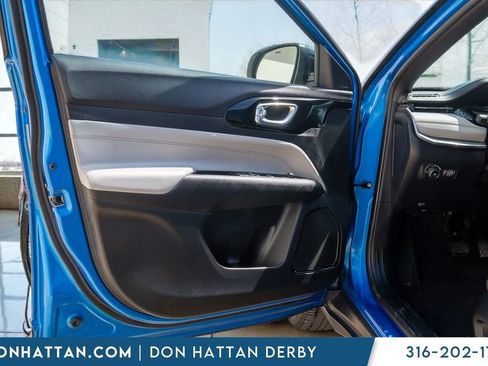 Used 2023 Jeep Compass Limited AWD/4WD image 13