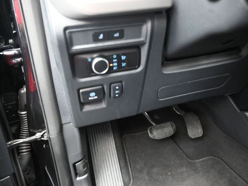 Used 2024 Ford Expedition Max XLT image 8