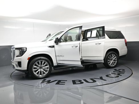 Used 2022 GMC Yukon XL Denali AWD/4WD image 21