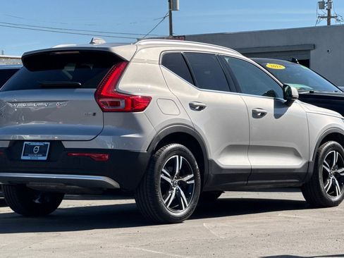 Certified 2025 Volvo XC40 B5 Core image 2