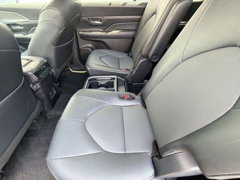Used 2025 Toyota Grand Highlander FWD image 29