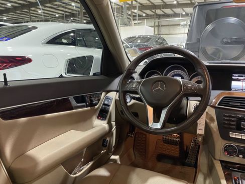 Used 2013 Mercedes-Benz C 250 Sedan image 3
