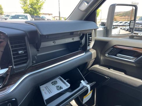 New 2025 GMC Sierra 2500 SLE w/ SLE Convenience Package image 30