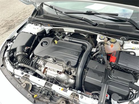 Certified 2024 Chevrolet Malibu LS image 28