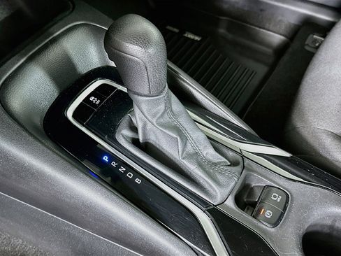 Used 2021 Toyota Corolla LE FWD image 23