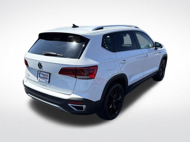 Used 2023 Volkswagen Taos SE w/ Black Wheel Package FWD image 6