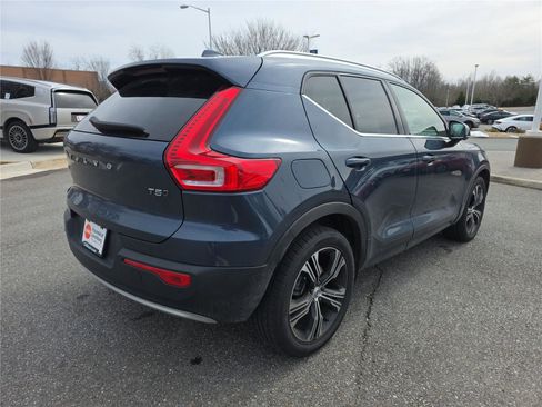 Used 2021 Volvo XC40 T5 Inscription w/ Advanced Package image 4