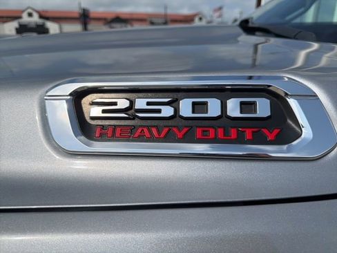 Used 2024 RAM 2500 Tradesman w/ Chrome Appearance Group AWD/4WD image 5