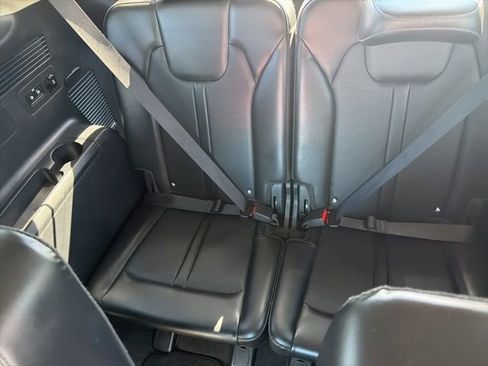 Used 2025 Kia Sorento EX image 9