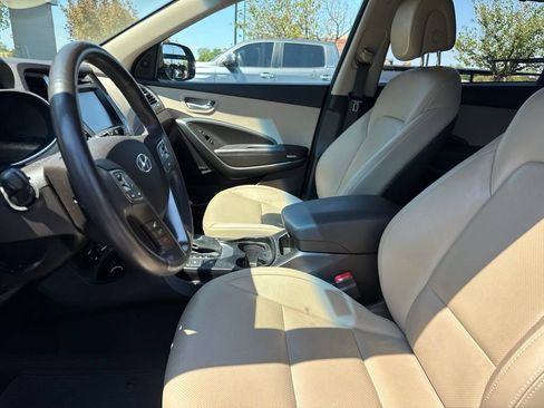 Used 2017 Hyundai Santa Fe FWD image 9