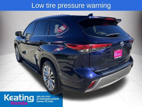 Used 2023 Toyota Highlander Platinum image 8