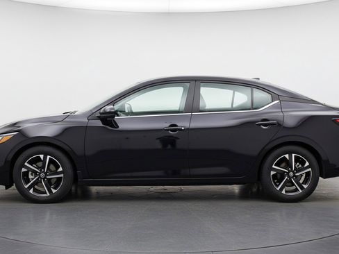 Used 2025 Nissan Sentra SV image 5