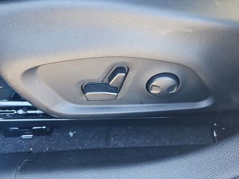 Used 2024 Jeep Compass Latitude w/ Sun and Sound Group image 15