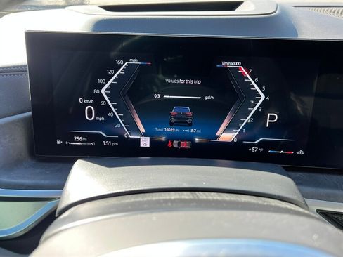 Used 2025 BMW X5 xDrive40i image 36