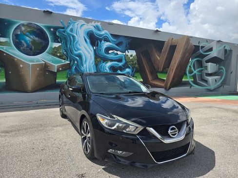 Used 2017 Nissan Maxima Platinum FWD image 4