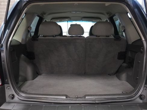 Used 2005 Ford Escape XLT AWD/4WD image 12