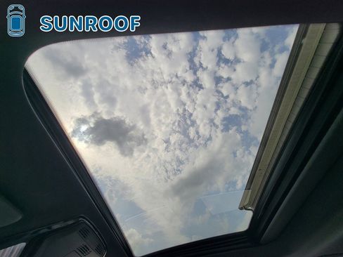 Used 2021 BMW 330i xDrive Sedan w/ Premium Package AWD/4WD image 31