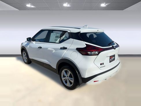 New 2025 Nissan Kicks Play S image 3