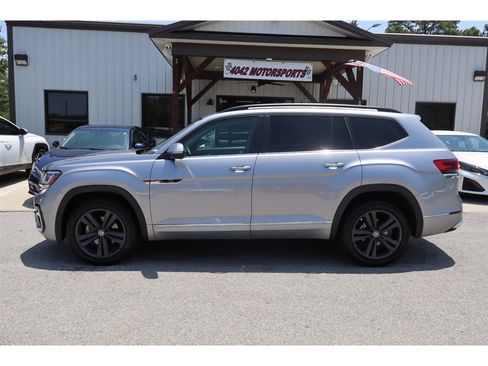 Used 2021 Volkswagen Atlas SE FWD image 2