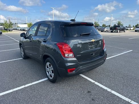 Used 2019 Chevrolet Trax LS FWD image 9