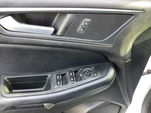 Used 2021 Ford Edge SE FWD image 11
