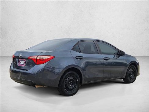 Used 2018 Toyota Corolla LE image 5