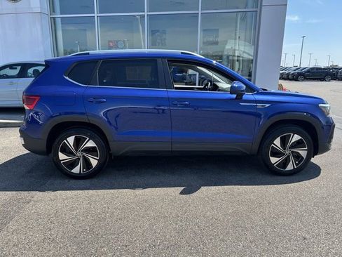 Certified 2024 Volkswagen Taos SE AWD/4WD image 8