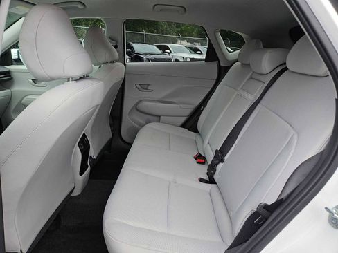 Used 2025 Hyundai Kona SEL AWD/4WD image 15