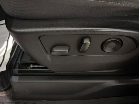 Certified 2022 GMC Sierra 1500 Pro w/ Pro Value Package image 17