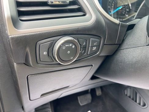 Certified 2019 Ford Edge SEL image 8