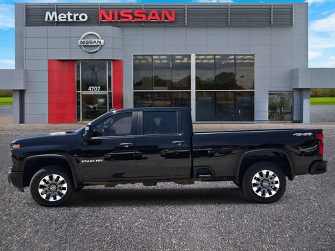 Used 2025 Chevrolet Silverado 2500 Custom w/ Custom Value Package AWD/4WD image 3