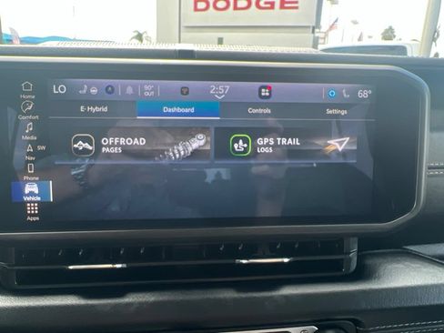 Used 2024 Jeep Wrangler Unlimited Sahara w/ Technology Group AWD/4WD image 75