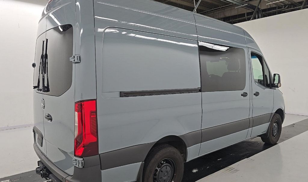 Used 2023 Mercedes-Benz Sprinter 2500 image 4