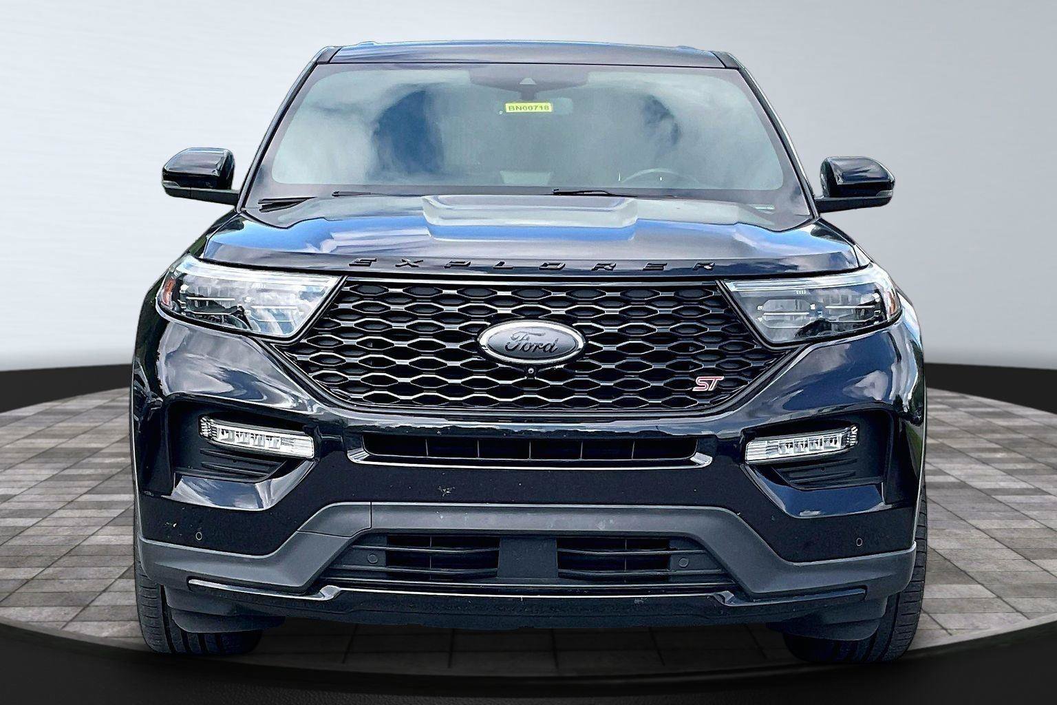 Used 2021 Ford Explorer ST w/ Equipment Group 401A AWD/4WD image 2