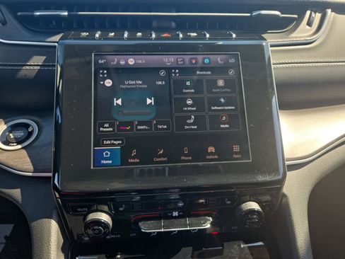 Used 2022 Jeep Grand Cherokee L Limited image 16