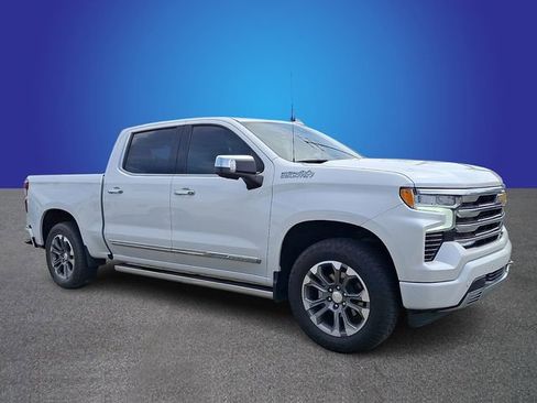 Used 2023 Chevrolet Silverado 1500 High Country w/ Technology Package image 3