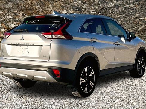 Used 2023 Mitsubishi Eclipse Cross SE image 2