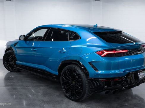 Used 2025 Lamborghini Urus SE image 11